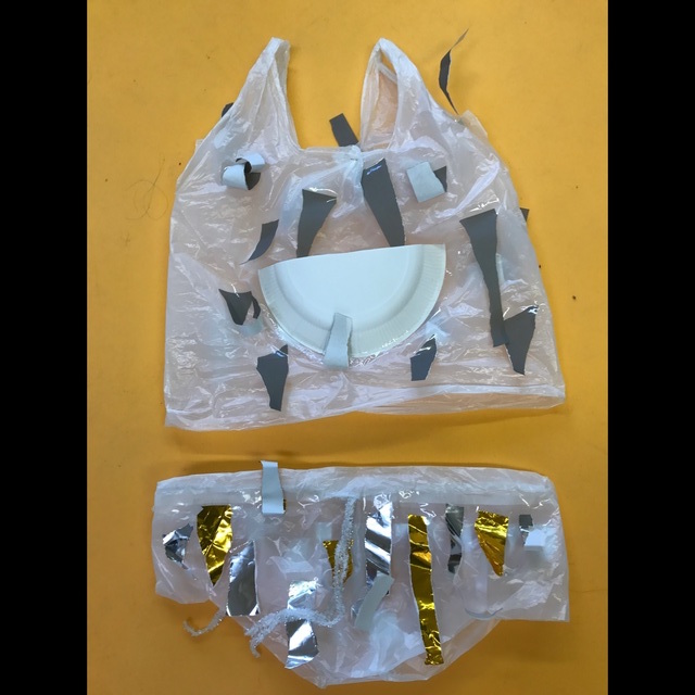 【みんなの投稿】レジ袋の鬼のパンツとタンクトップ