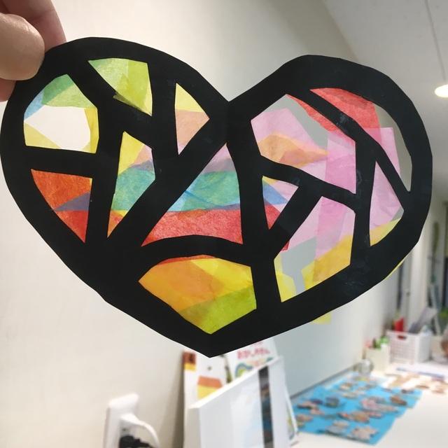 【みんなの投稿】【ハートのステンドグラス】