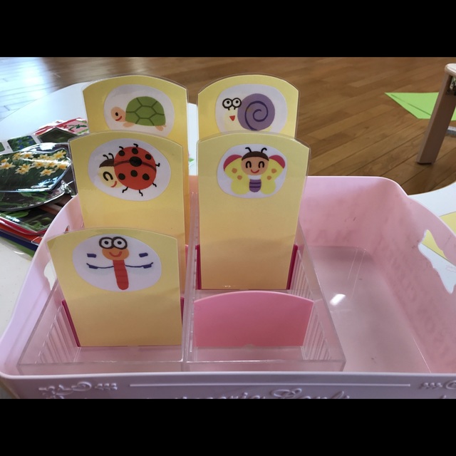 【みんなの投稿】0歳児 個人用のエプロン入れ