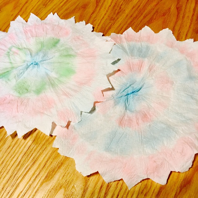 【みんなの投稿】キッチンペーパーでにじみ絵