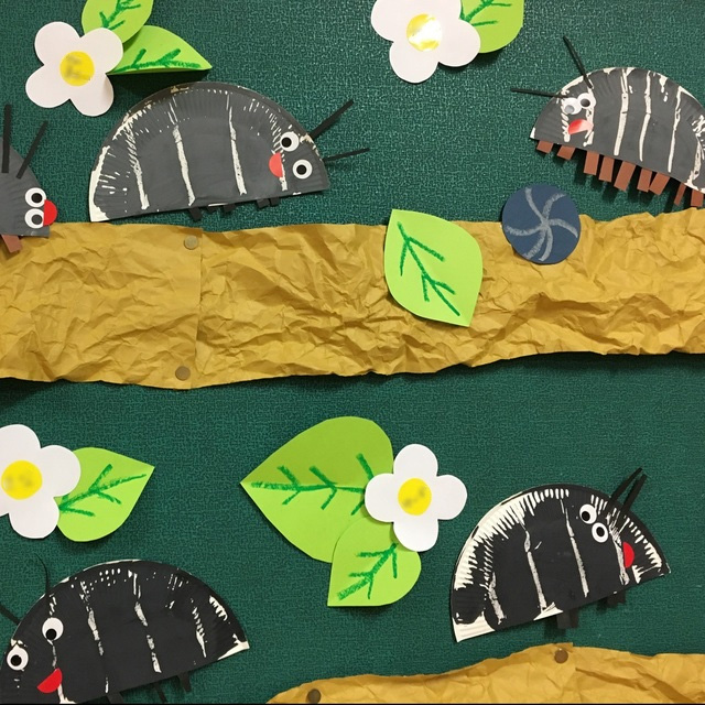 【みんなの投稿】5月 壁面 2歳児だんごむし