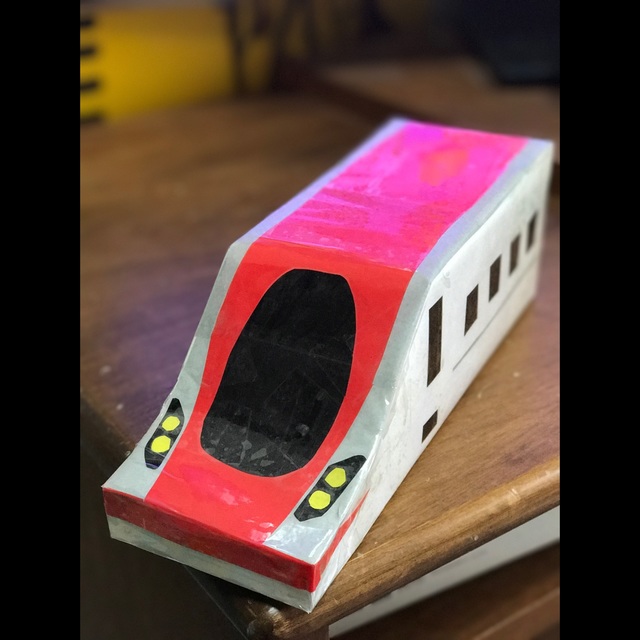 【みんなの投稿】牛乳パック電車、新入りです。