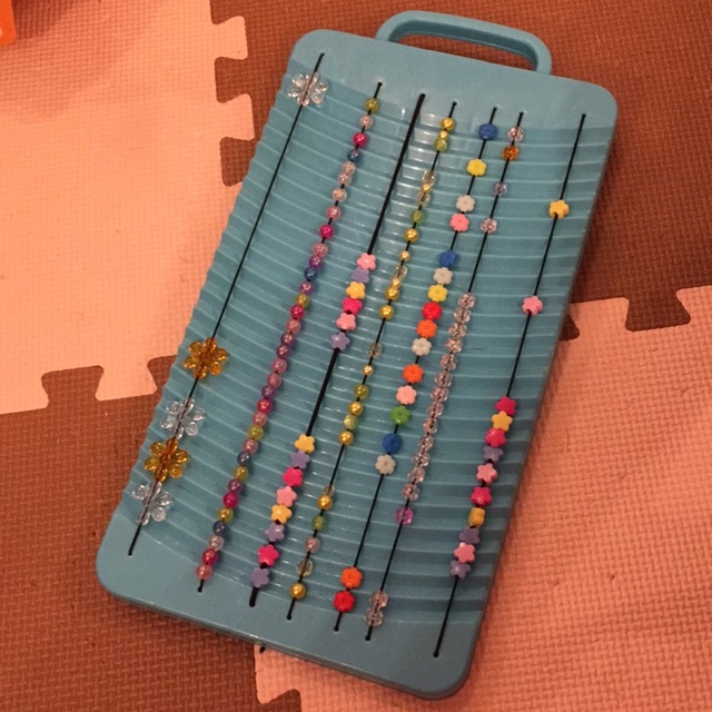 【みんなの投稿】【ビーズ遊び】0歳児