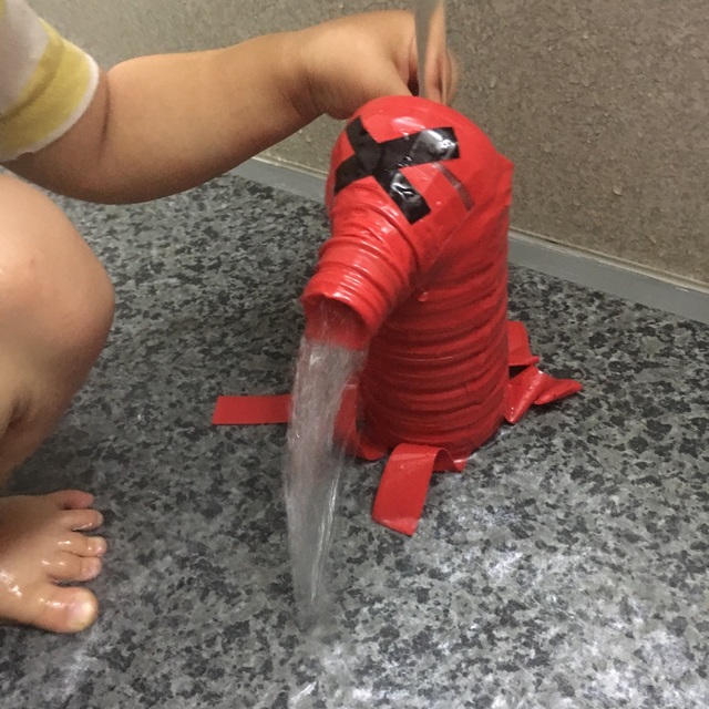 【みんなの投稿】たこさんジョーロに口をつけました！