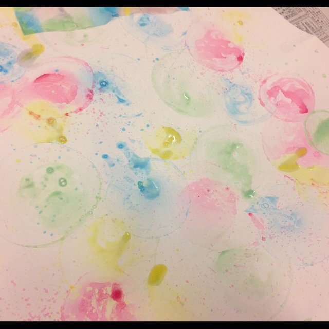 【みんなの投稿】シャボン玉に色をつけて♪