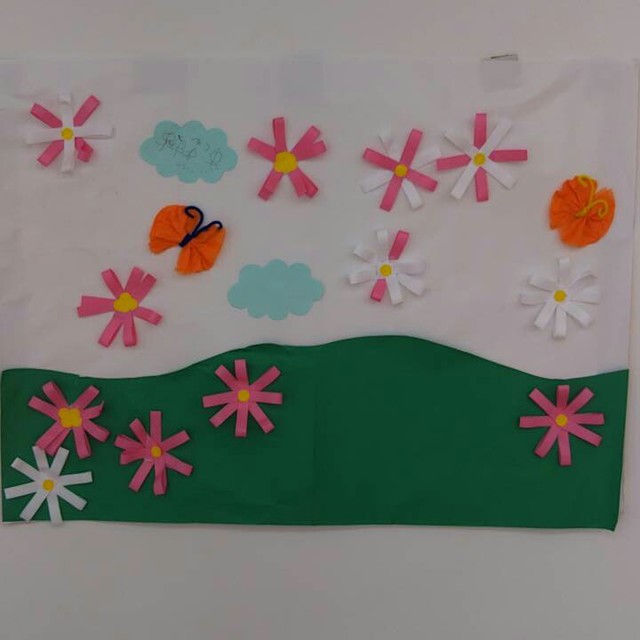 【みんなの投稿】コスモスとちょうちょ