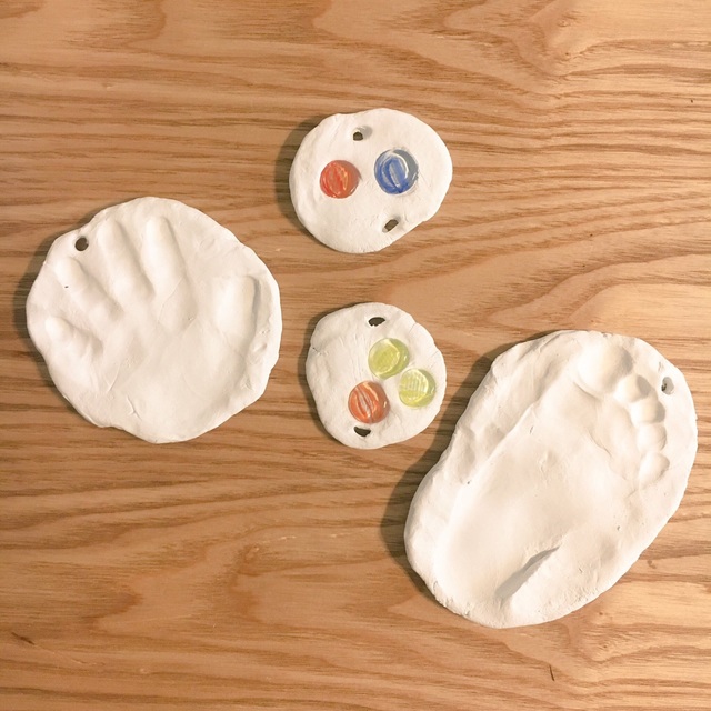 【みんなの投稿】紙粘土で手形、足型。