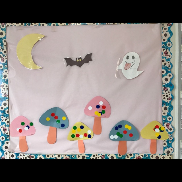 【みんなの投稿】【きのこ】シール貼り