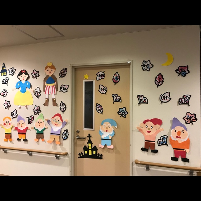 【みんなの投稿】白雪姫と落ち葉のステンドグラス