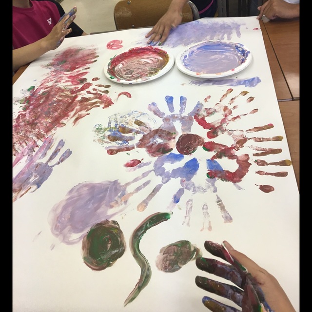 【みんなの投稿】お絵かき（手形）