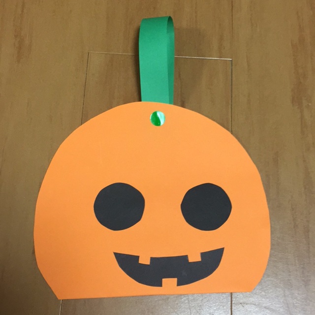 【みんなの投稿】【１歳児】かぼちゃのお菓子入れ