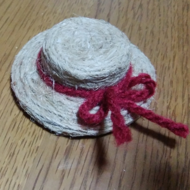 【みんなの投稿】ミニチュア麦わら帽子