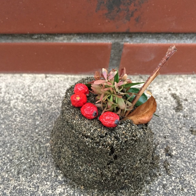 【みんなの投稿】【お砂場のケーキ屋さんごっこ】