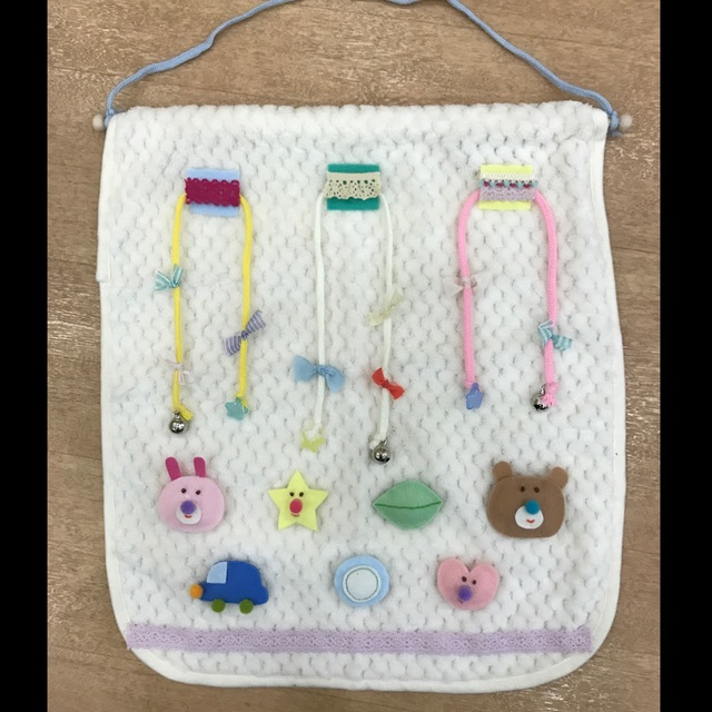 【みんなの投稿】壁かけオモチャ☆ひっぱりヒモ&マジックテープ