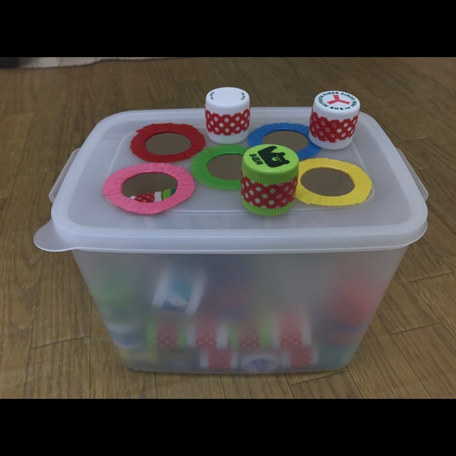 【みんなの投稿】【ペットボトルのフタのポットン落とし】