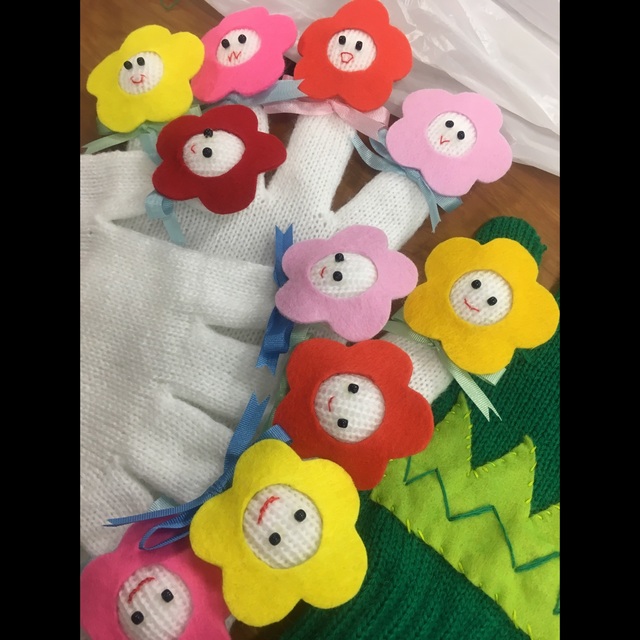 【みんなの投稿】手袋シアター【おはながわらった】