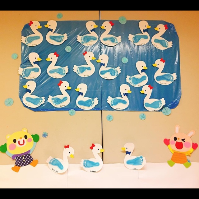 【みんなの投稿】【足型で白鳥の湖壁面】 【みんなの投稿】【足型で白鳥の湖壁面】