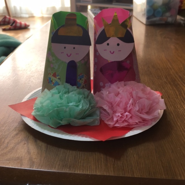 【みんなの投稿】【紙コップと紙皿で雛人形】