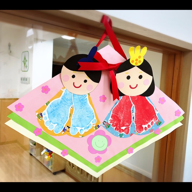 【みんなの投稿】《ひな祭り製作》0歳児クラス