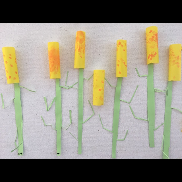 【みんなの投稿】1歳児 指スタンプ(菜の花)