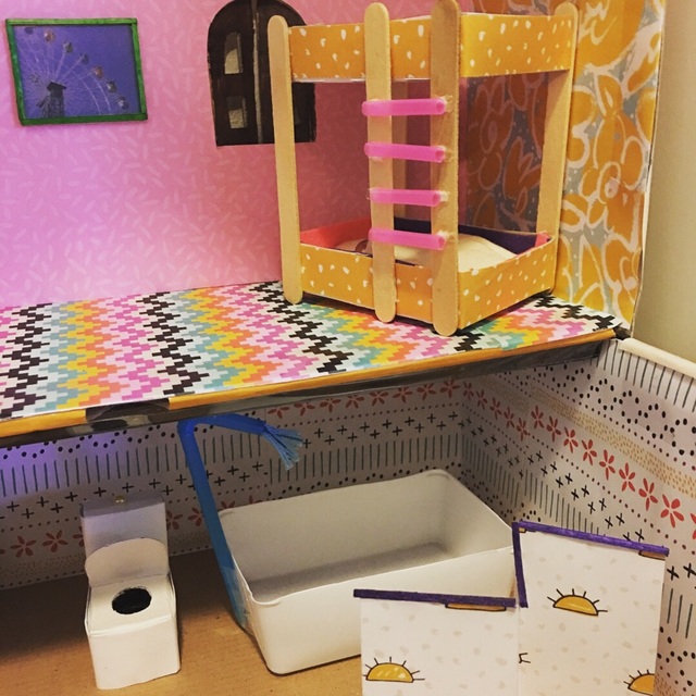 【みんなの投稿】靴箱のドールハウス