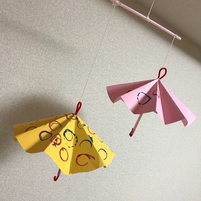 【みんなの投稿】【梅雨にぴったり！傘のモビール】