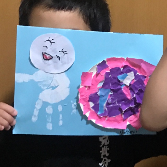 【みんなの投稿】手形のてるてる坊主とちぎり絵アジサイ 【みんなの投稿】手形のてるてる坊主とちぎり絵アジサイ
