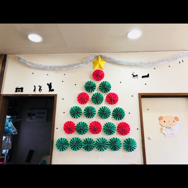 【みんなの投稿】<< クリスマスの飾り付け >>