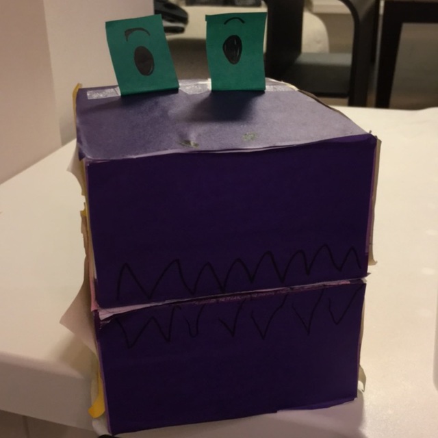 【みんなの投稿】ティシュペーパーの空箱と折り紙で恐竜！