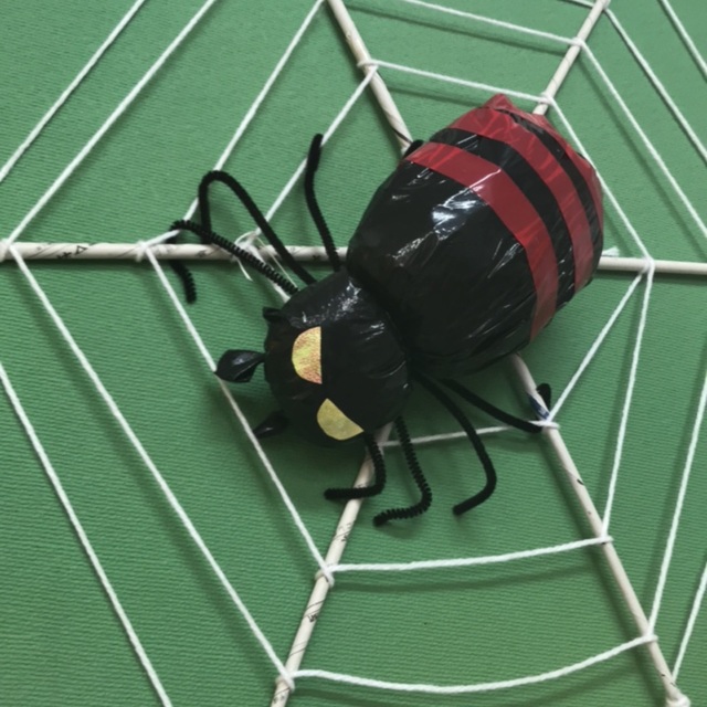 【みんなの投稿】ハロウィン壁画 くも