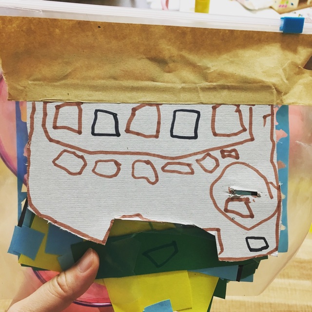 【みんなの投稿】4歳創作活動 自動販売機ごっこ