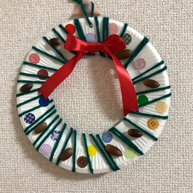 【みんなの投稿】【紙皿でどんぐりリース】