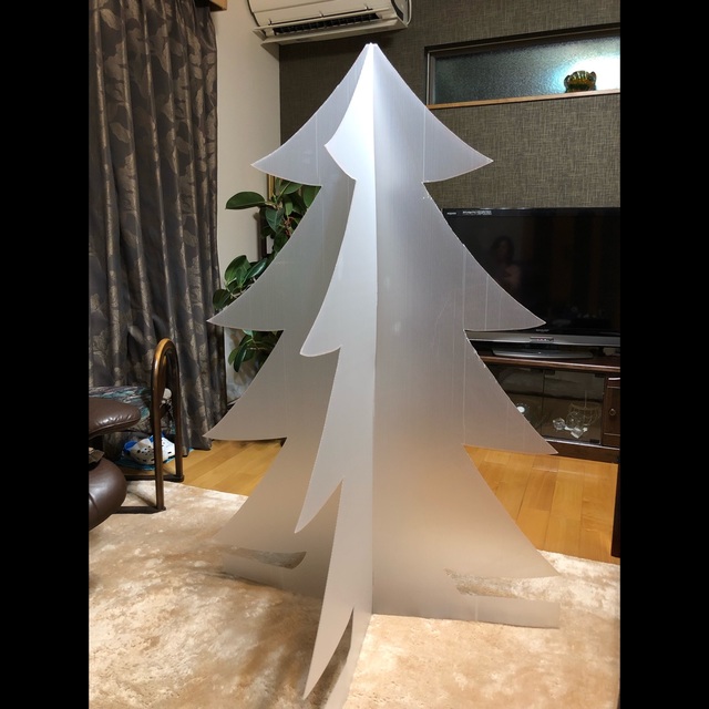 【みんなの投稿】養生プラダンでクリスマスツリー