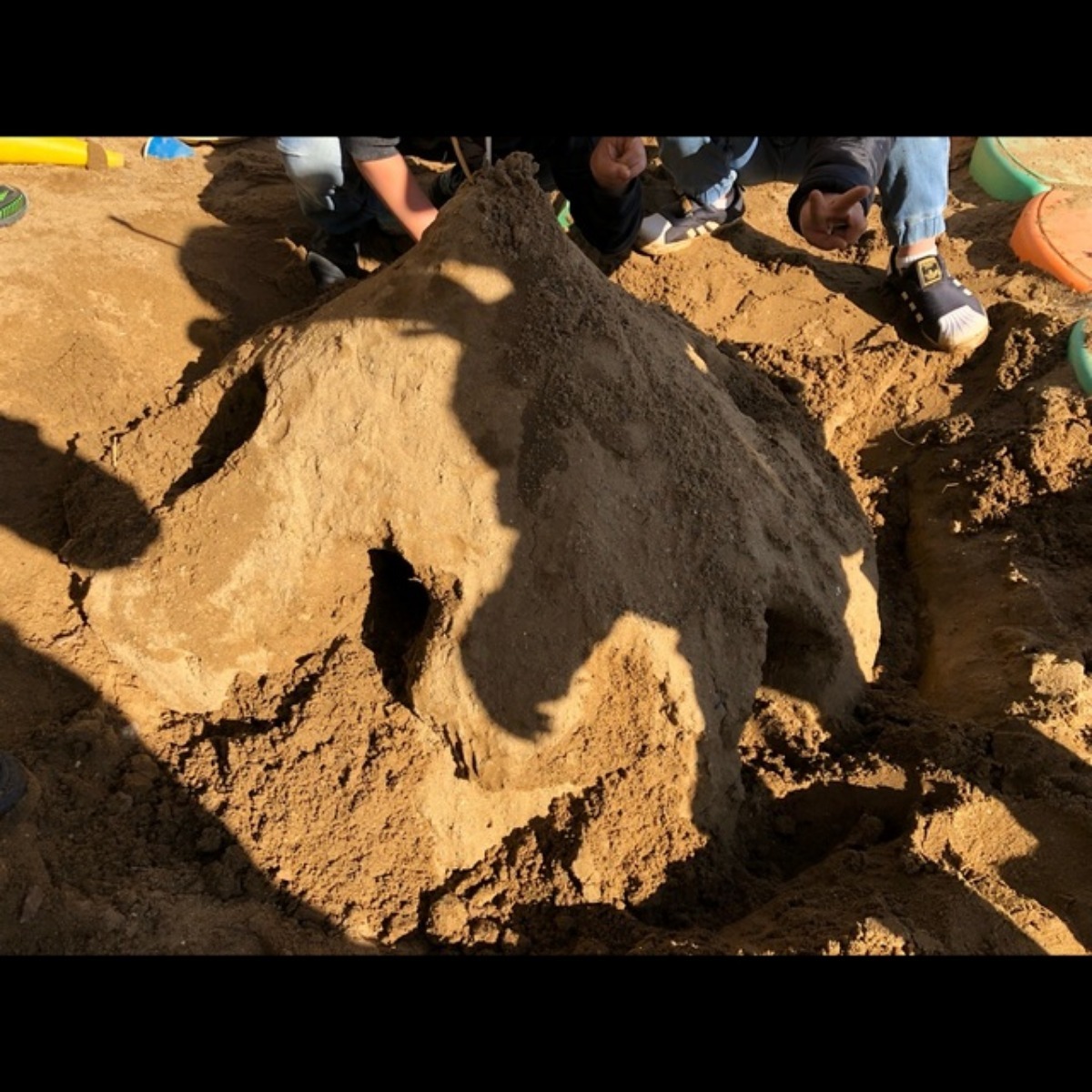 【みんなの投稿】砂遊び　４歳児