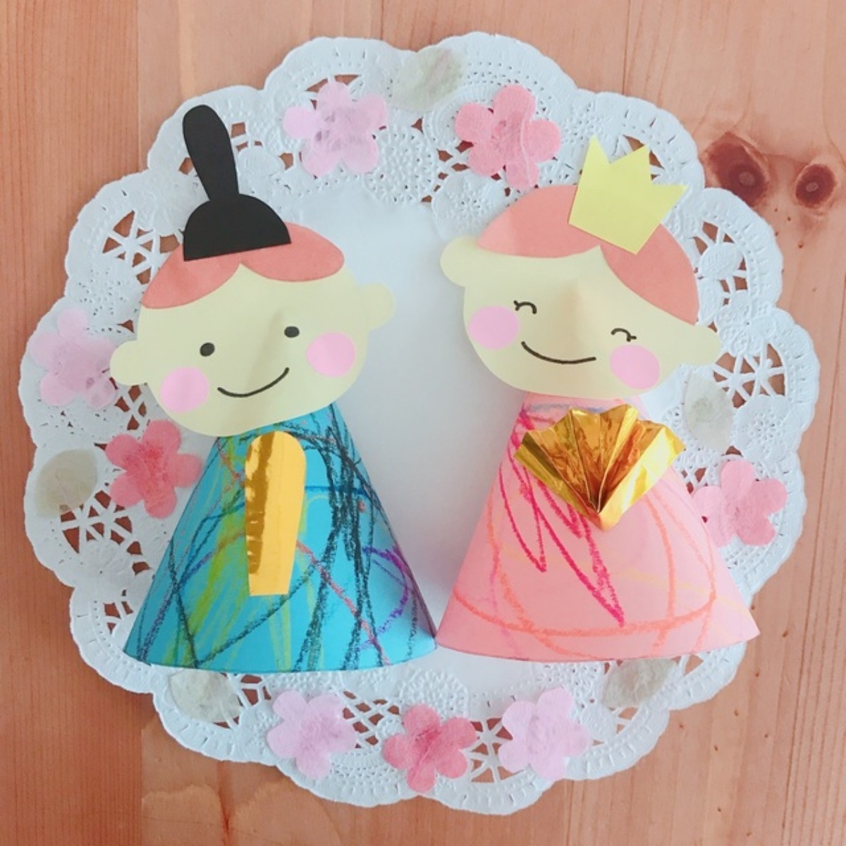 【みんなの投稿】雛人形 着物の模様は娘が描いてくれました(*´˘`*)♡