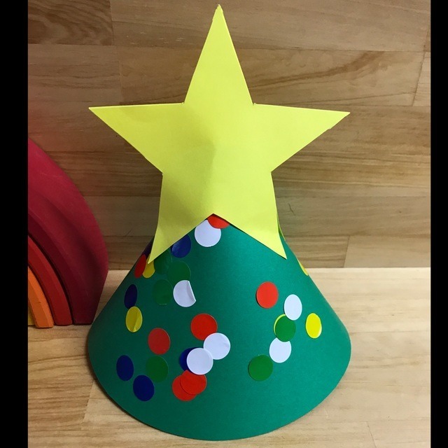 【みんなの投稿】1歳児、12月、もみの木帽子