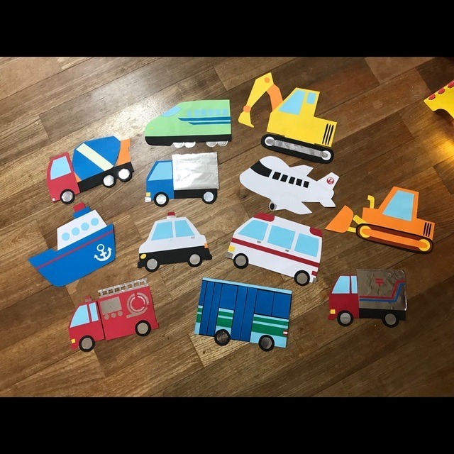 【みんなの投稿】働く車シリーズ★お誕生日表 【みんなの投稿】働く車シリーズ★お誕生日表