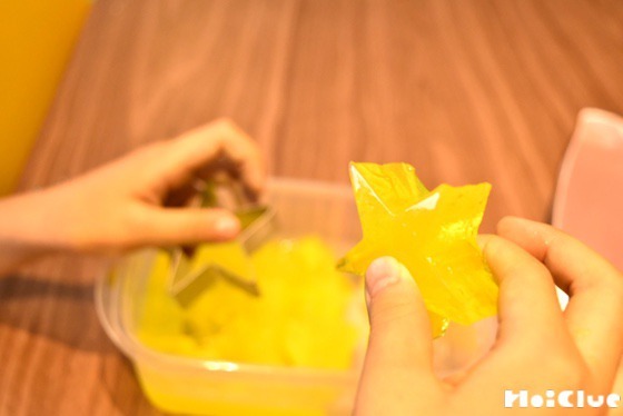 寒天遊び！作り方や遊びアイデア〜感触を通して幅広い年齢で楽しみやすい遊び〜