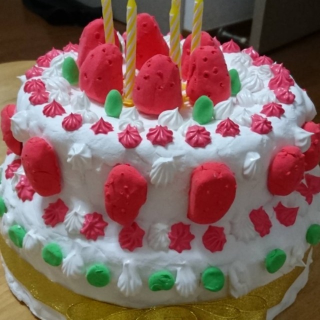 【みんなの投稿】劇の小道具に作った２段ケーキ