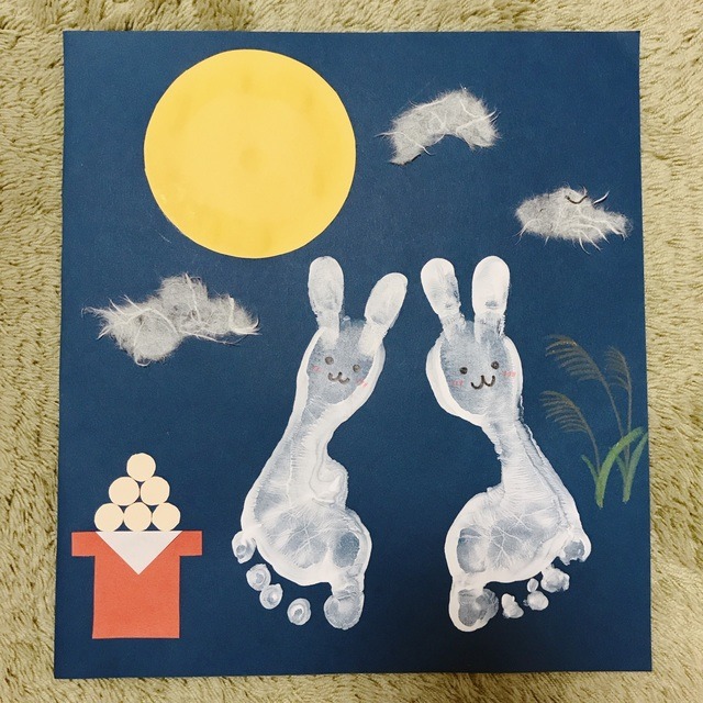 【みんなの投稿】足形でお月見うさぎさん