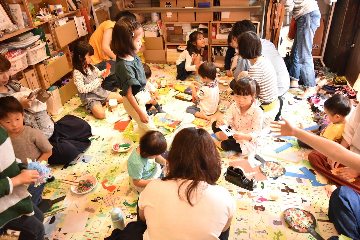 \スタッフトーク/子どもたちの世界をのぞかせてもらう場、“コドモガラクタラボ” \スタッフトーク/子どもたちの世界をのぞかせてもらう場、“コドモガラクタラボ”