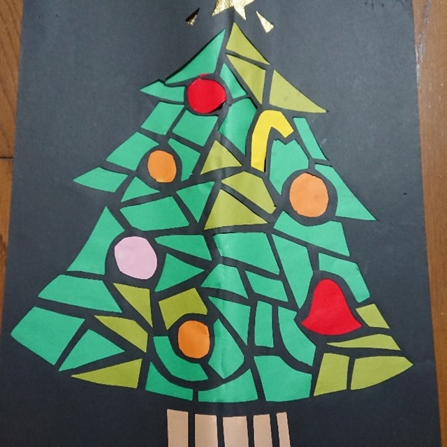 【みんなの投稿】クリスマスツリー、ステンドグラス風