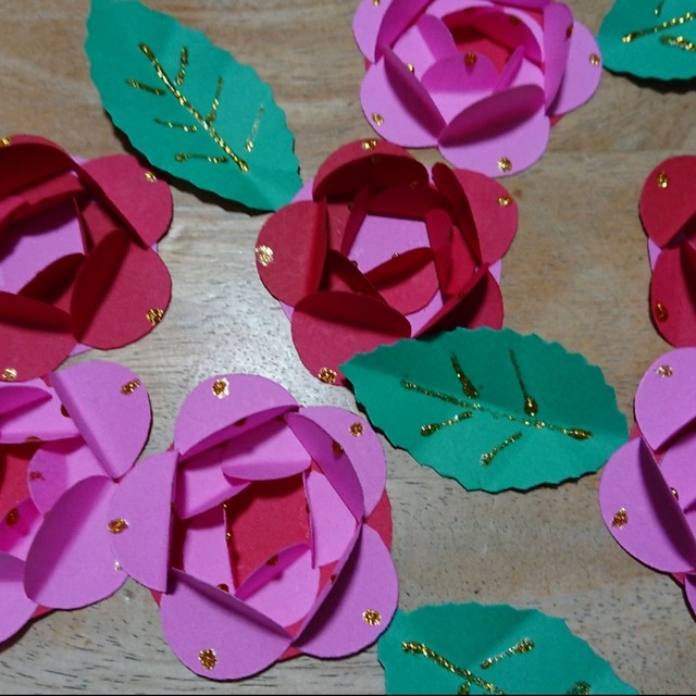 【みんなの投稿】バラ🌹の花の飾りです☺️