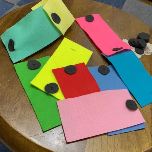 【みんなの投稿】ボタン遊び