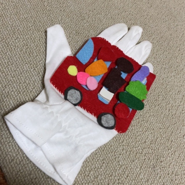 【みんなの投稿】お弁当バス 手袋シアター