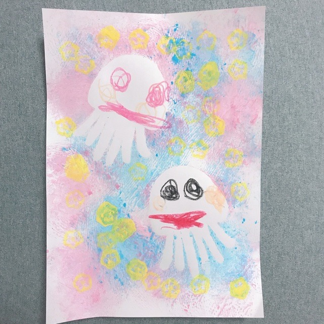 【みんなの投稿】水族館で見たクラゲをステンシルで