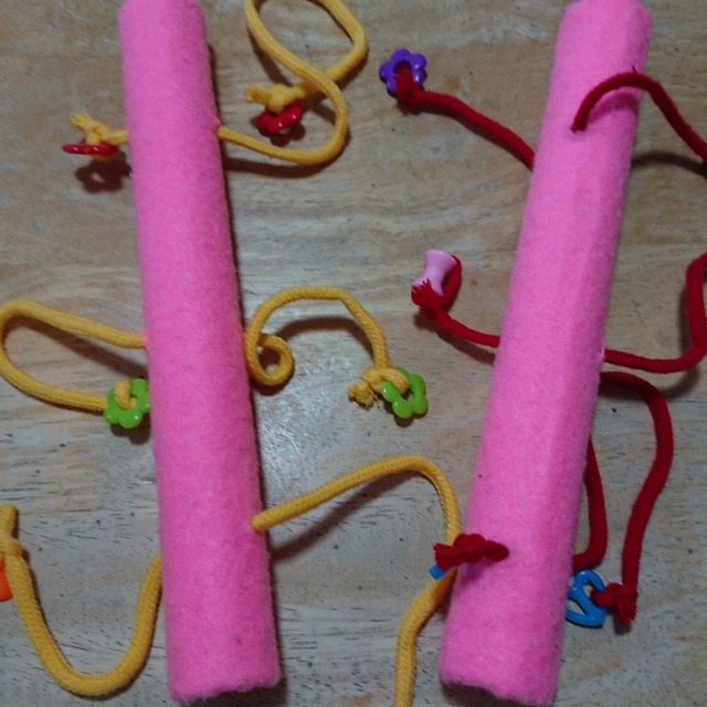 【みんなの投稿】ひもを引っ張って遊ぶおもちゃ