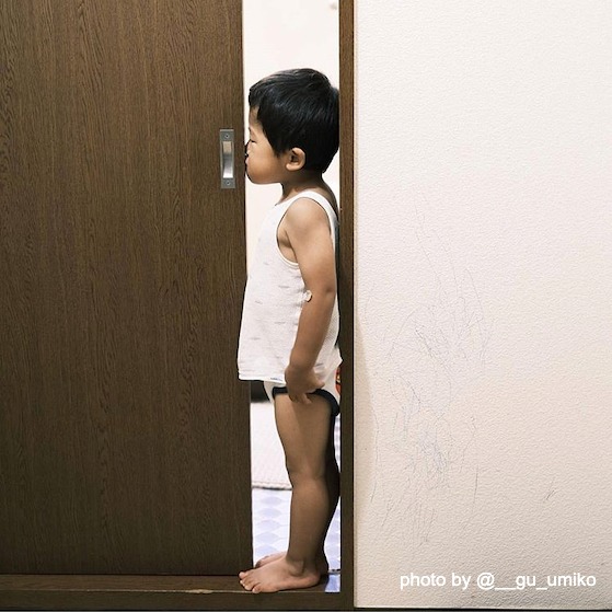 はさまってみたい…？！〜2020年8月のhoiclue_worldより〜 こどもの「やってみたい」って、おもしろい！