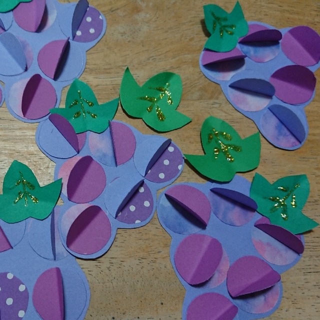 【みんなの投稿】丸を重ねてブドウ🍇