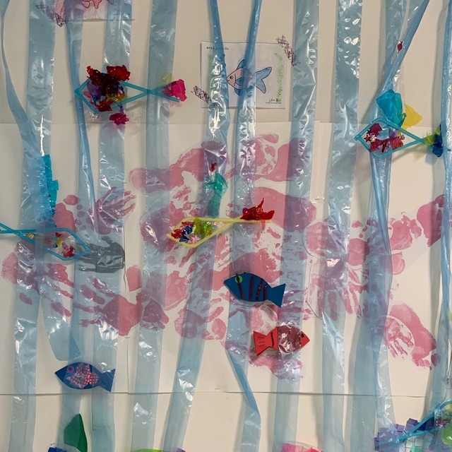 【みんなの投稿】【みんなの手形足型でお魚】